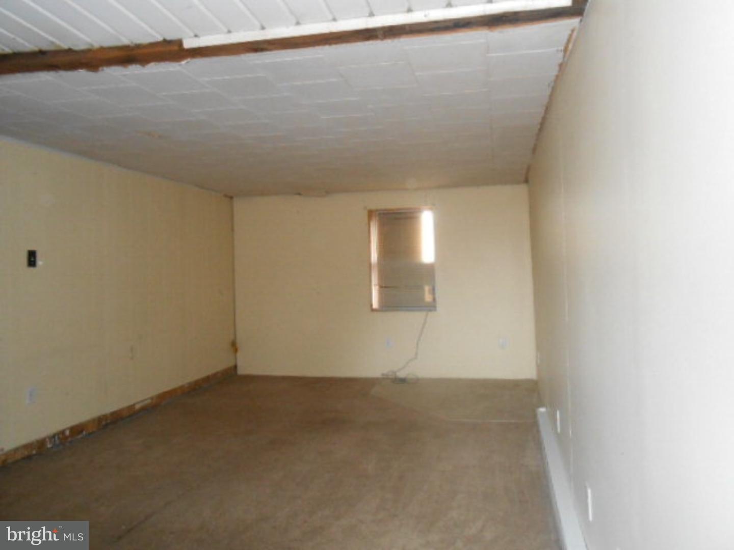 245 Suedberg Road Pine Grove, PA 17963 - Photo 5 of 10 Living Room