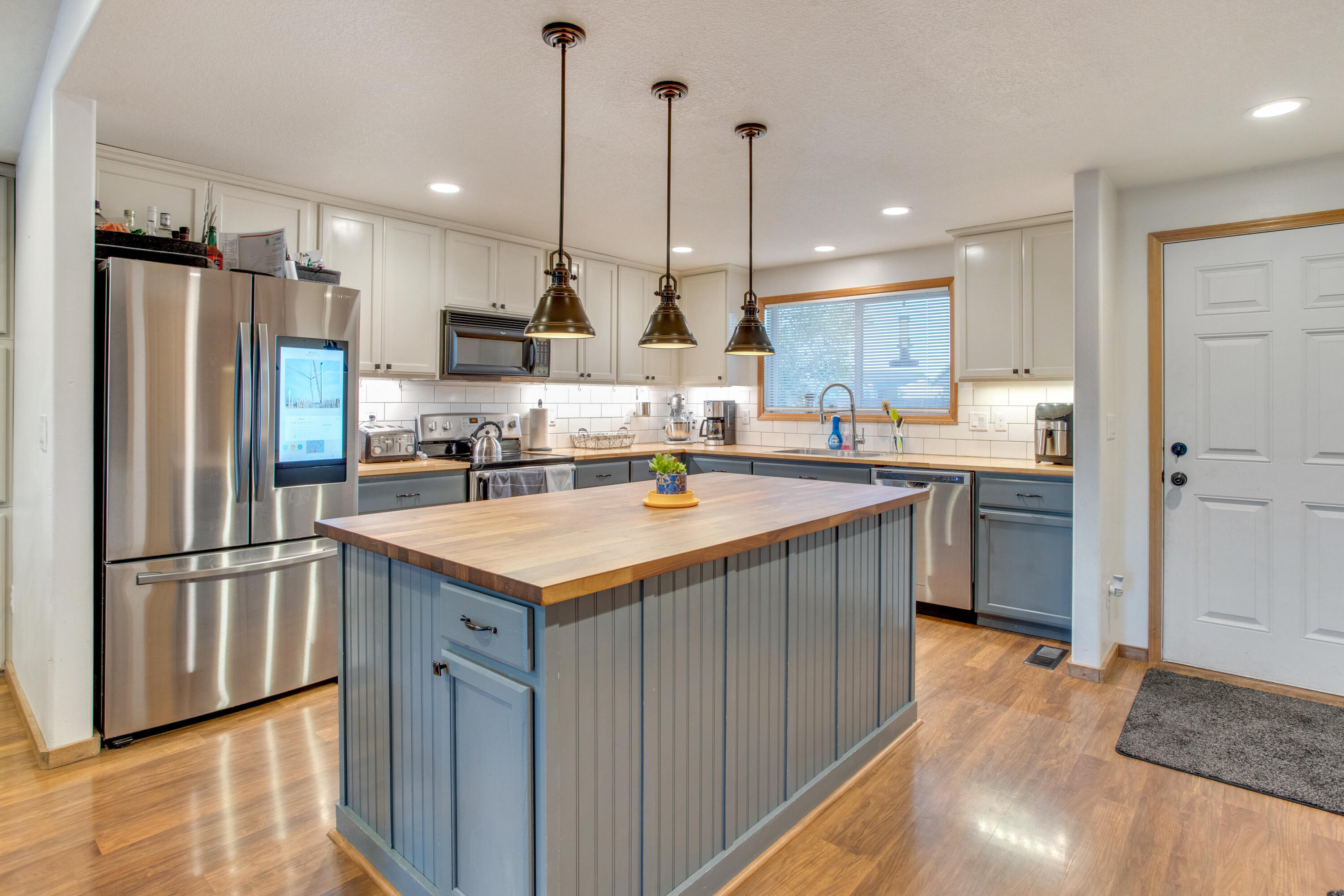 394 Center Ridge Drive Culver, OR 97734 - Photo 5 of 31 mmayphoto-2921-mmayphoto-2927(2)