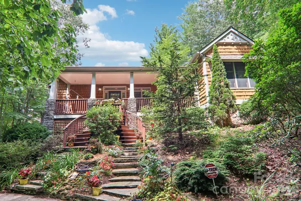 $448,000 | 1063 Swiss Pine Lake Drive, Spruce Pine, NC 28777