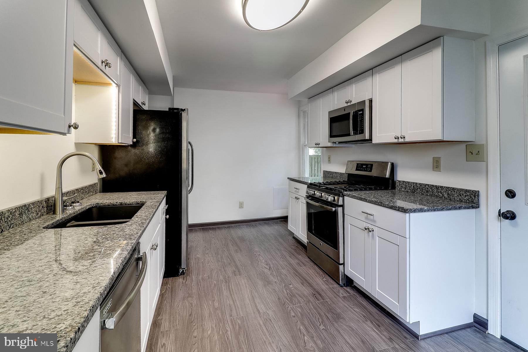 812 Silver Avenue Baltimore, MD 21221 - Photo 2 of 44 Updated Kitchen w/ Granite Counters