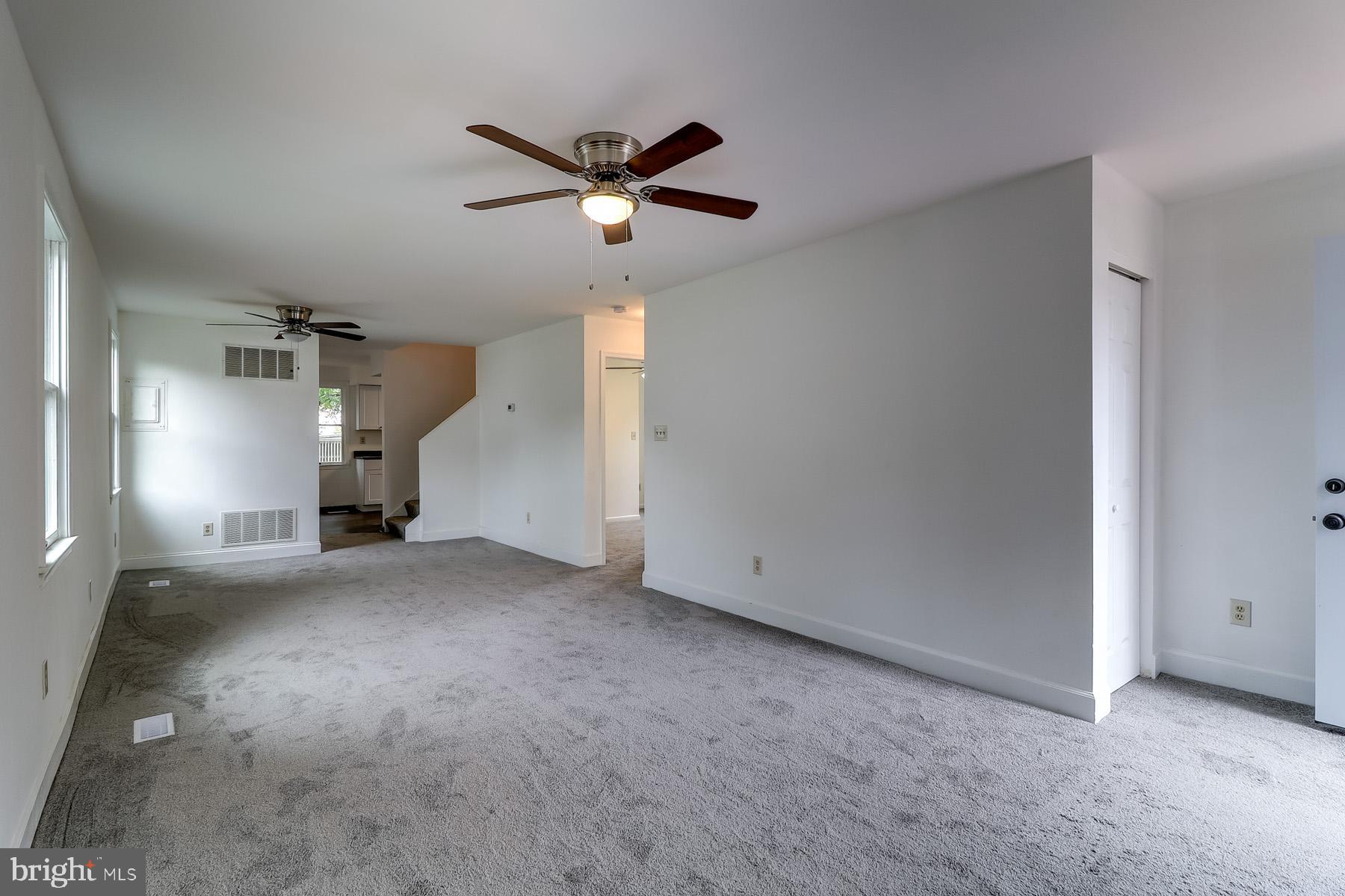 812 Silver Avenue Baltimore, MD 21221 - Photo 13 of 44 Living Room/ Dining Room