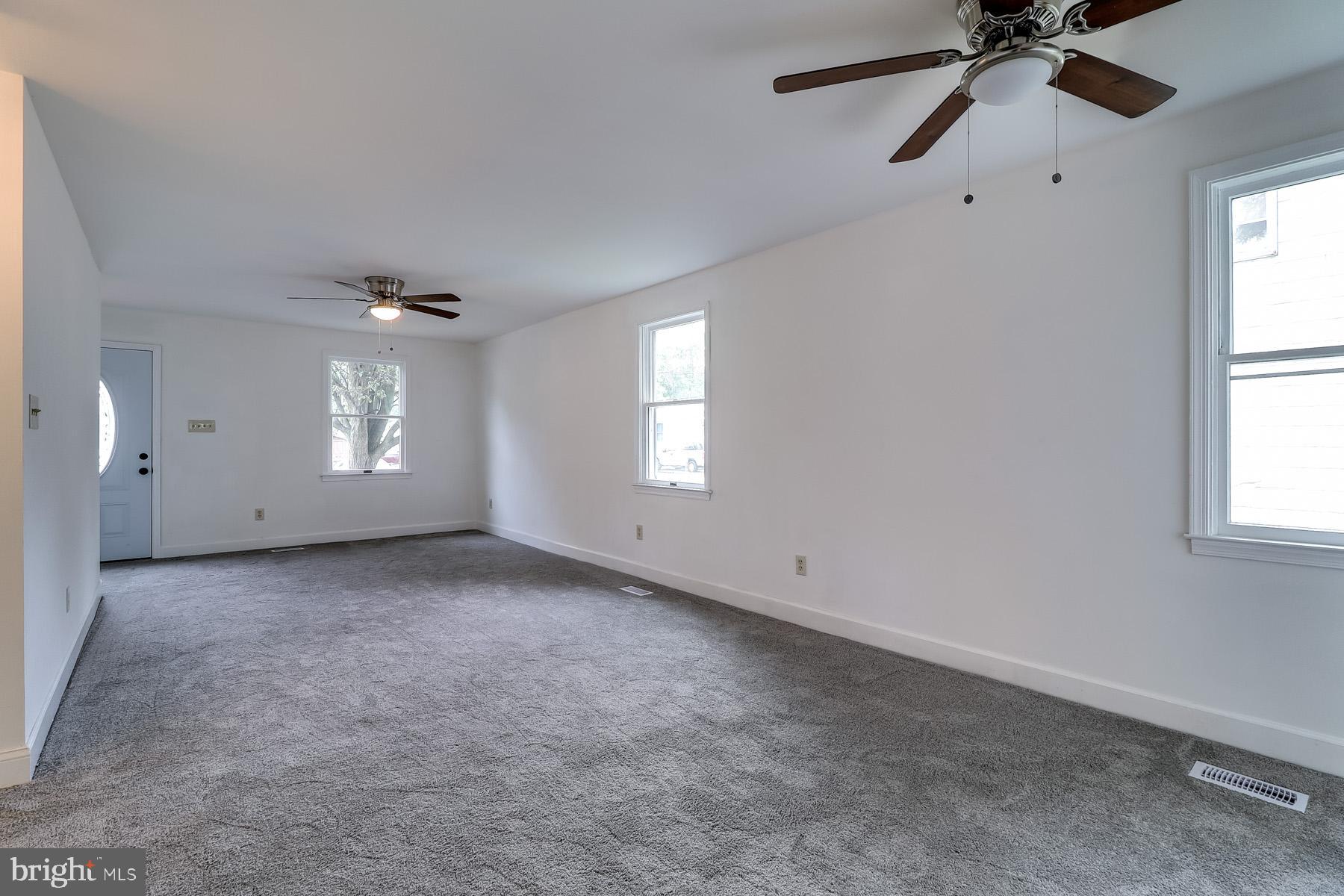 812 Silver Avenue Baltimore, MD 21221 - Photo 3 of 44 Spacious Living Room/ Dining Room combination