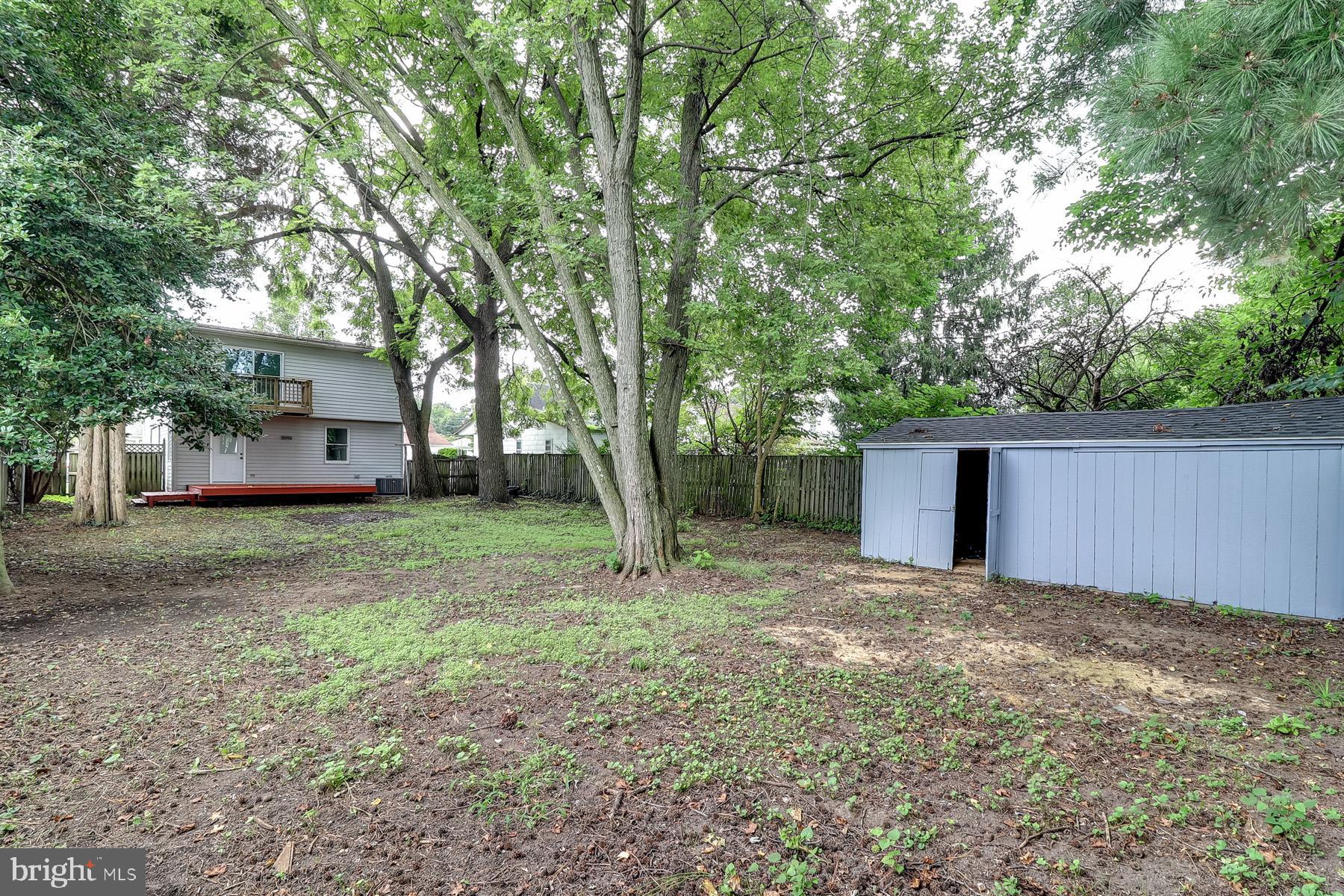 812 Silver Avenue Baltimore, MD 21221 - Photo 41 of 44 Back yard