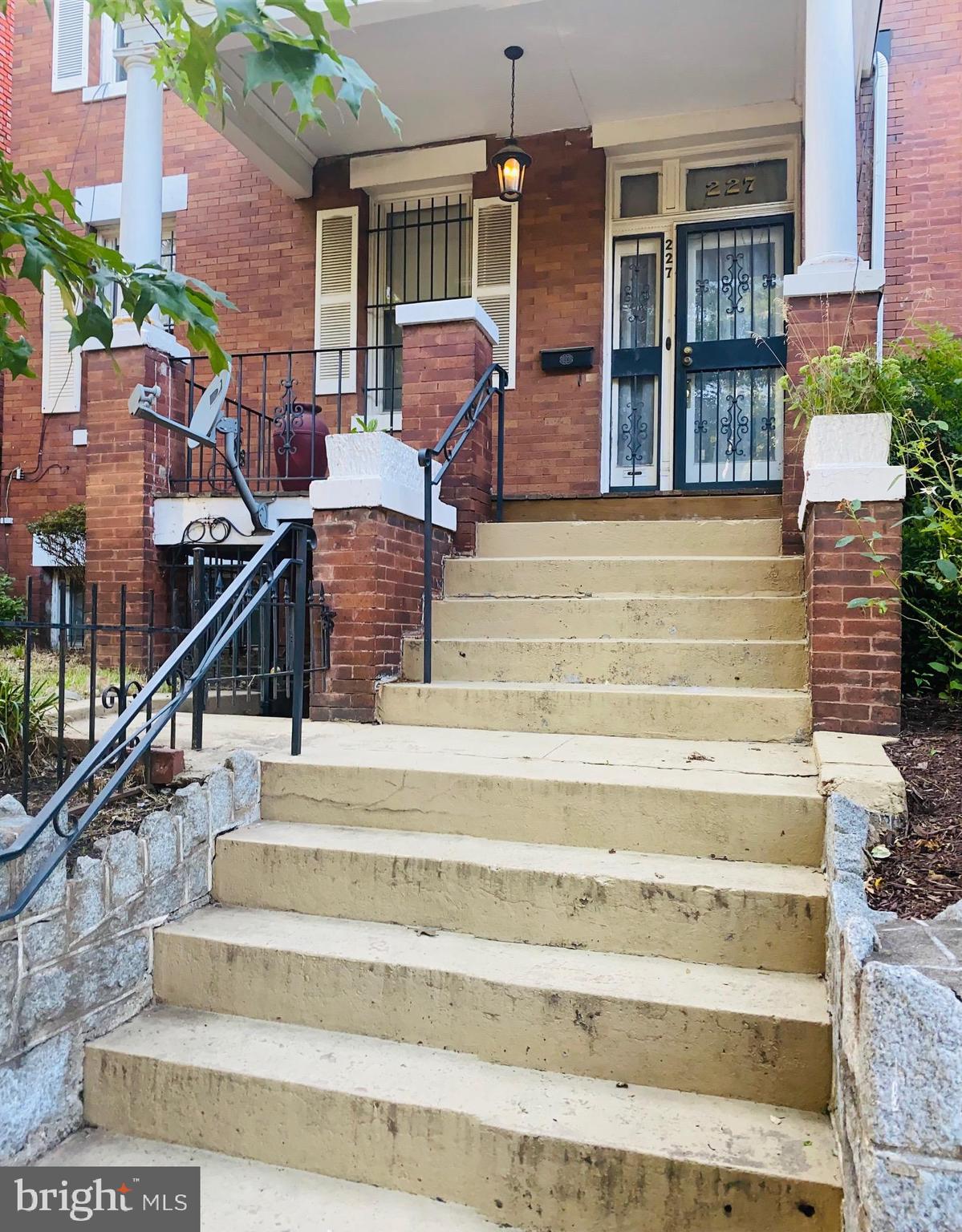 227 S Street Northwest Washington, DC 20001 - Photo 1 of 38