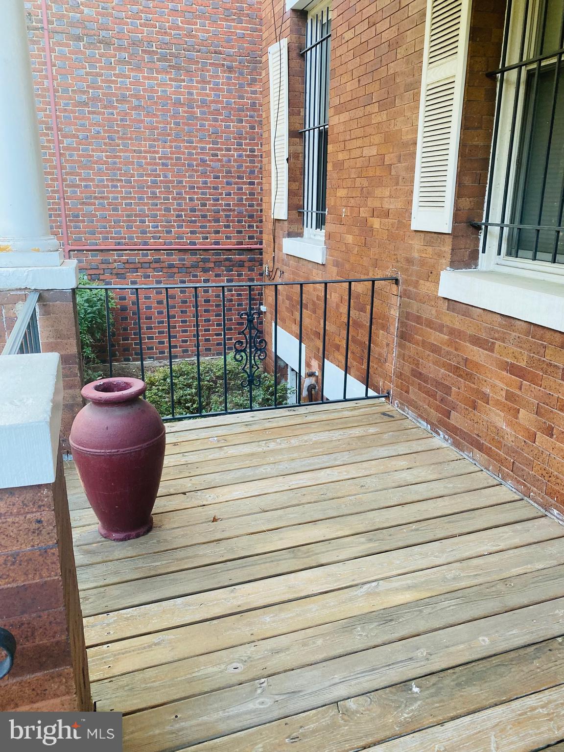 227 S Street Northwest Washington, DC 20001 - Photo 4 of 38