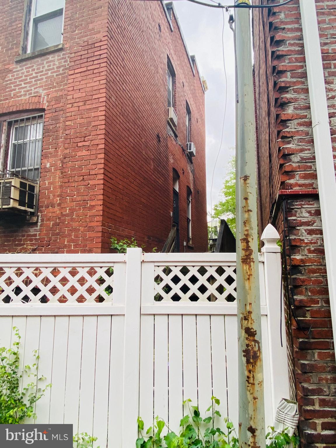 227 S Street Northwest Washington, DC 20001 - Photo 31 of 38