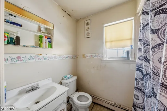 $399,999 | 553 Fulton Street, Elizabeth Port, NJ 07206