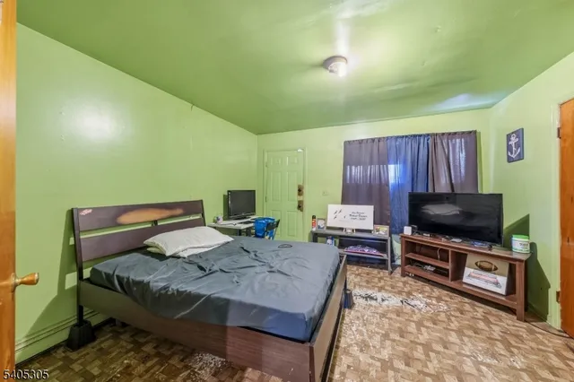 $399,999 | 553 Fulton Street, Elizabeth Port, NJ 07206