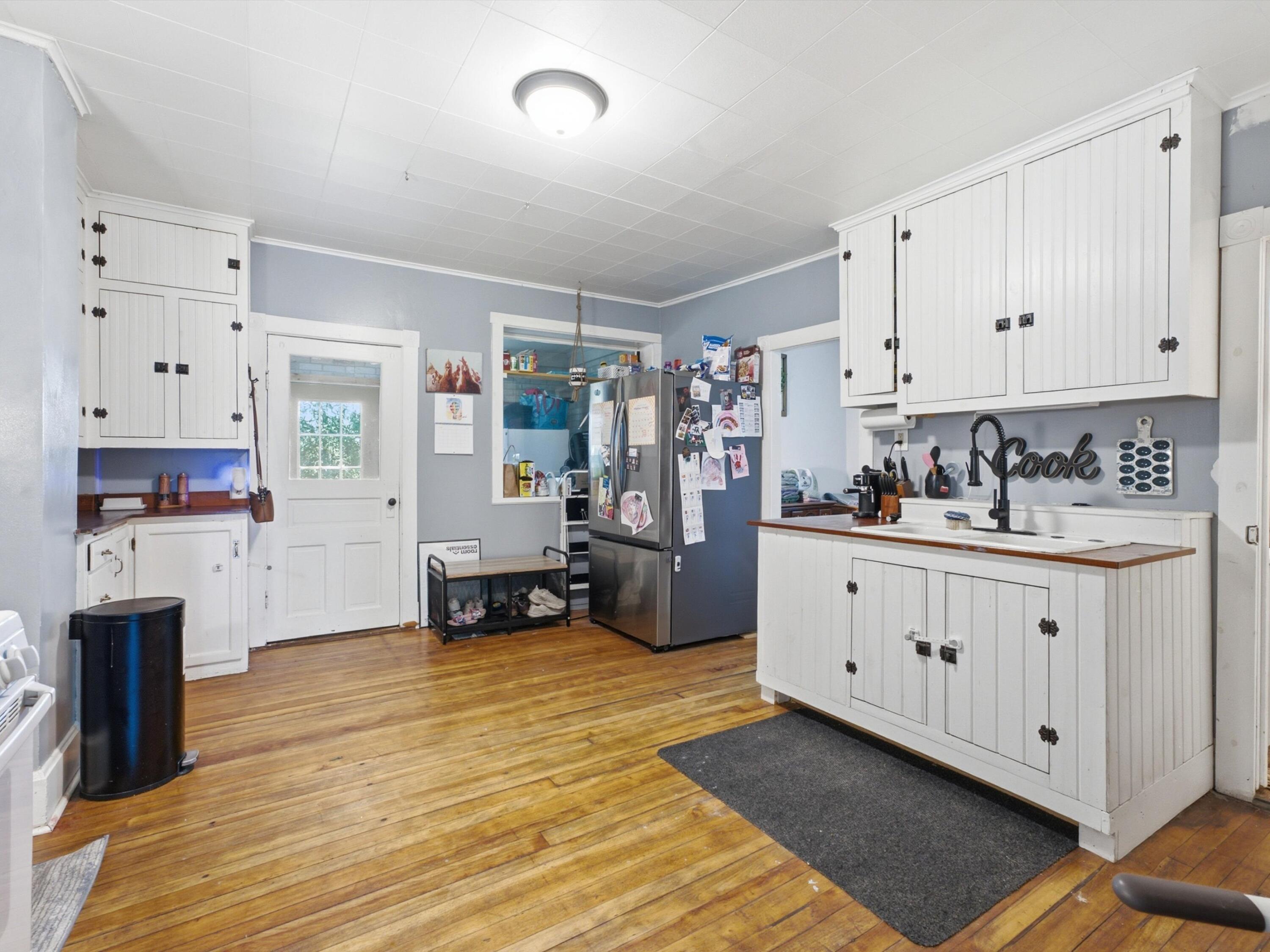 10401 State Highway Two Rivers, WI 54241 - Photo 6 of 21 kitchen1