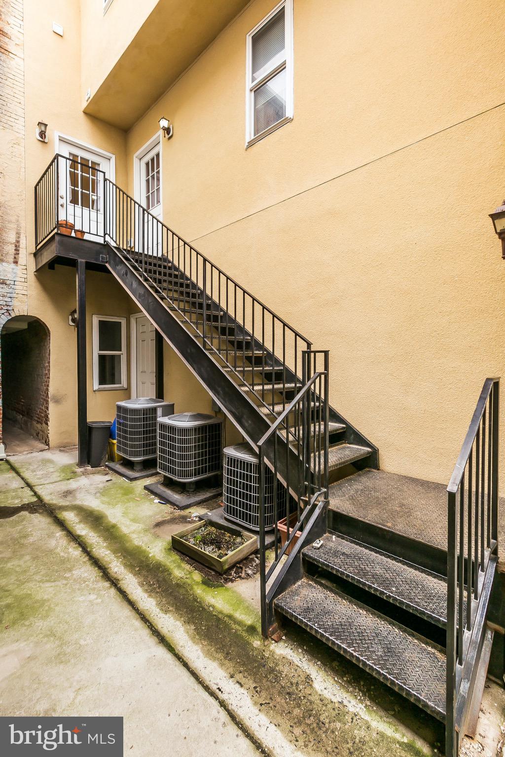 910 South Charles Street, Unit A Baltimore, MD 21230 - Photo 6 of 43 2nd Floor Walk Up - 1br/1ba