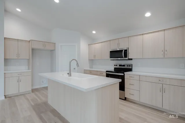 $464,990 | 3090 South Maple Rnch Way, Nampa, ID 83686