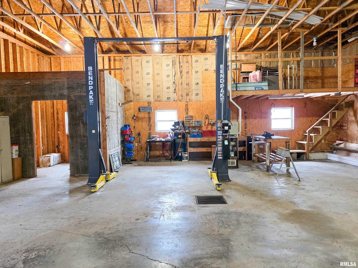 103 Watkins Street Cisne, IL 62823 - Photo 6 of 85