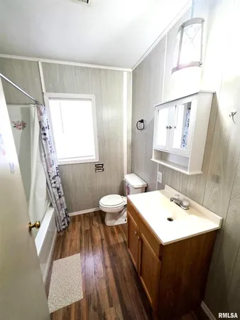 $99,500 | 103 Watkins Street, Cisne, IL 62823