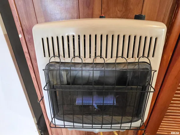 $99,500 | 103 Watkins Street, Cisne, IL 62823