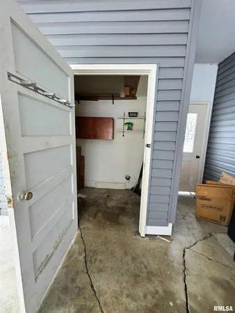 $99,500 | 103 Watkins Street, Cisne, IL 62823