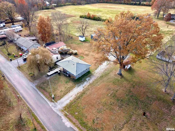 $99,500 | 103 Watkins Street, Cisne, IL 62823