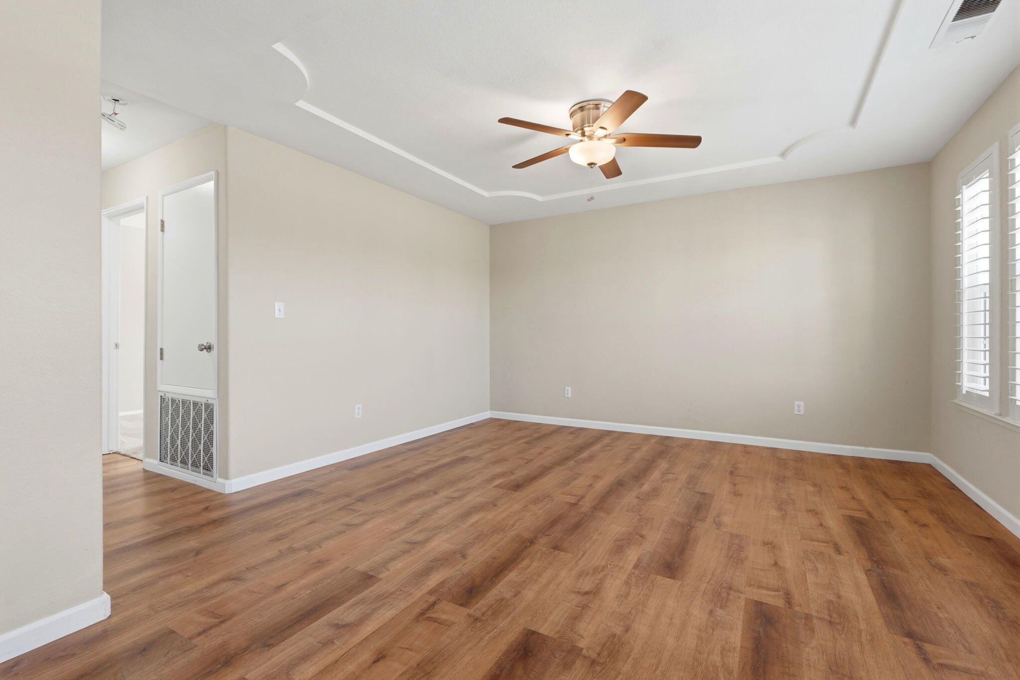 702 Montecito Court Lemoore, CA 93245 - Photo 7 of 50
