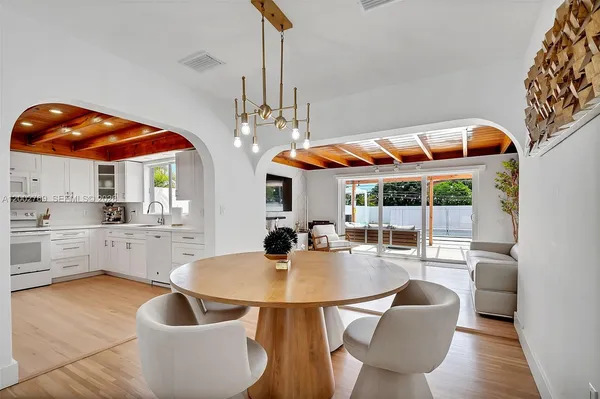 $4,600 | 301 Southwest 30th Court, Miami, FL 33135