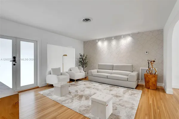 $4,600 | 301 Southwest 30th Court, Miami, FL 33135