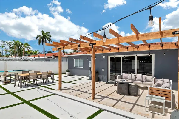 $4,600 | 301 Southwest 30th Court, Miami, FL 33135