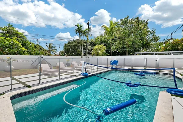 $4,600 | 301 Southwest 30th Court, Miami, FL 33135