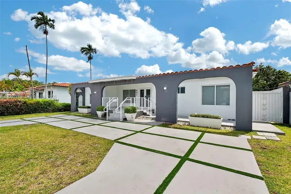 $4,600 | 301 Southwest 30th Court, Miami, FL 33135