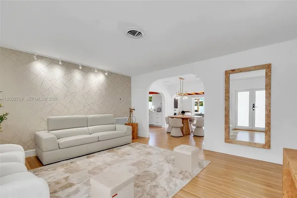 $4,600 | 301 Southwest 30th Court, Miami, FL 33135