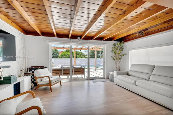 $4,600 | 301 Southwest 30th Court, Miami, FL 33135