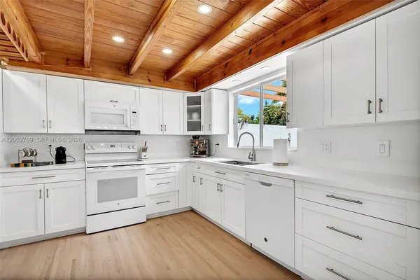 $4,600 | 301 Southwest 30th Court, Miami, FL 33135