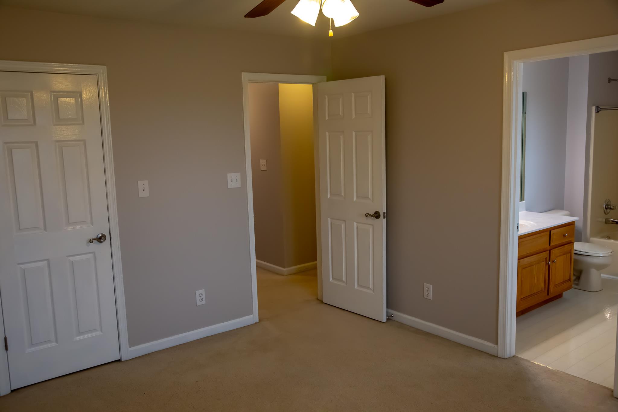4871 Sango Road Clarksville, TN 37043 - Photo 21 of 30 an empty room with a bathroom