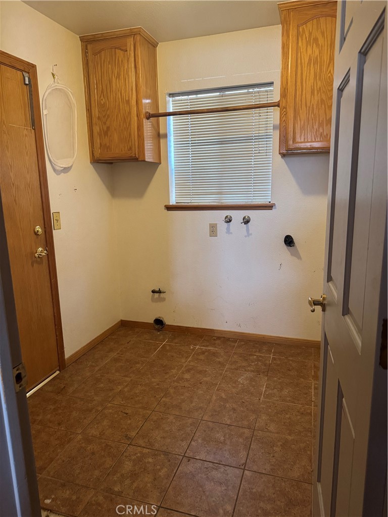 18965 Siskiyou Road Apple Valley, CA 92307 - Photo 11 of 28