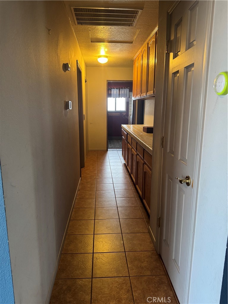 18965 Siskiyou Road Apple Valley, CA 92307 - Photo 12 of 28