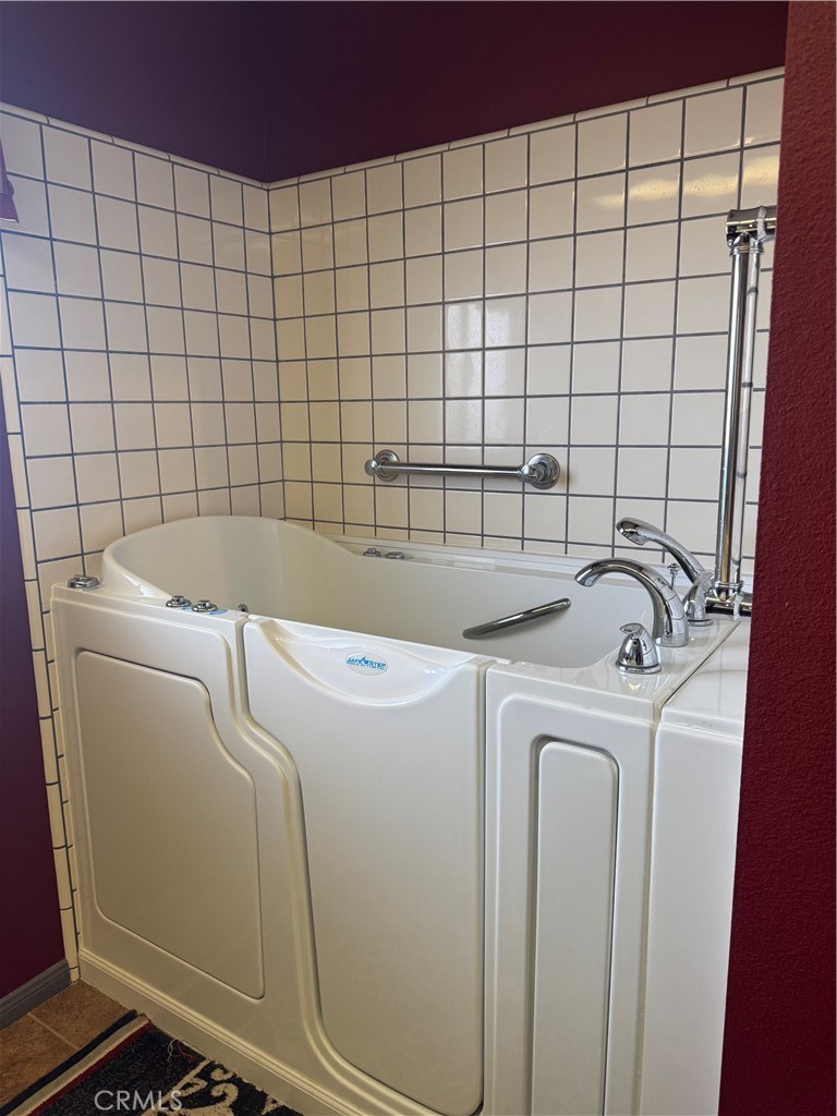 18965 Siskiyou Road Apple Valley, CA 92307 - Photo 17 of 28