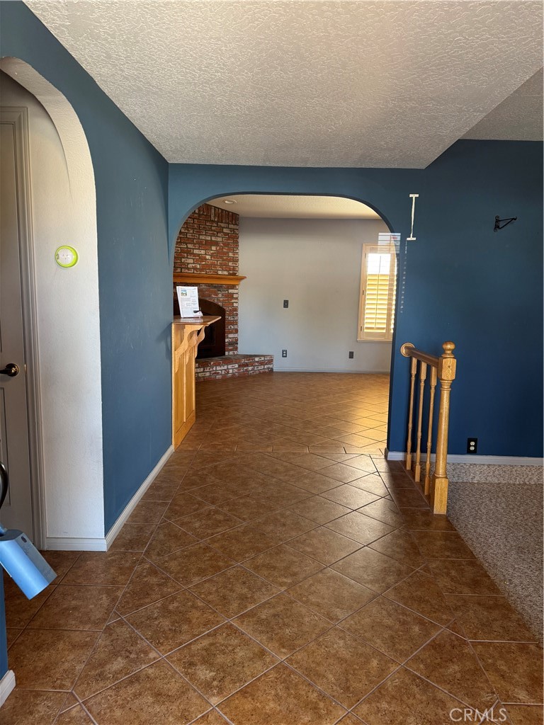 18965 Siskiyou Road Apple Valley, CA 92307 - Photo 3 of 28