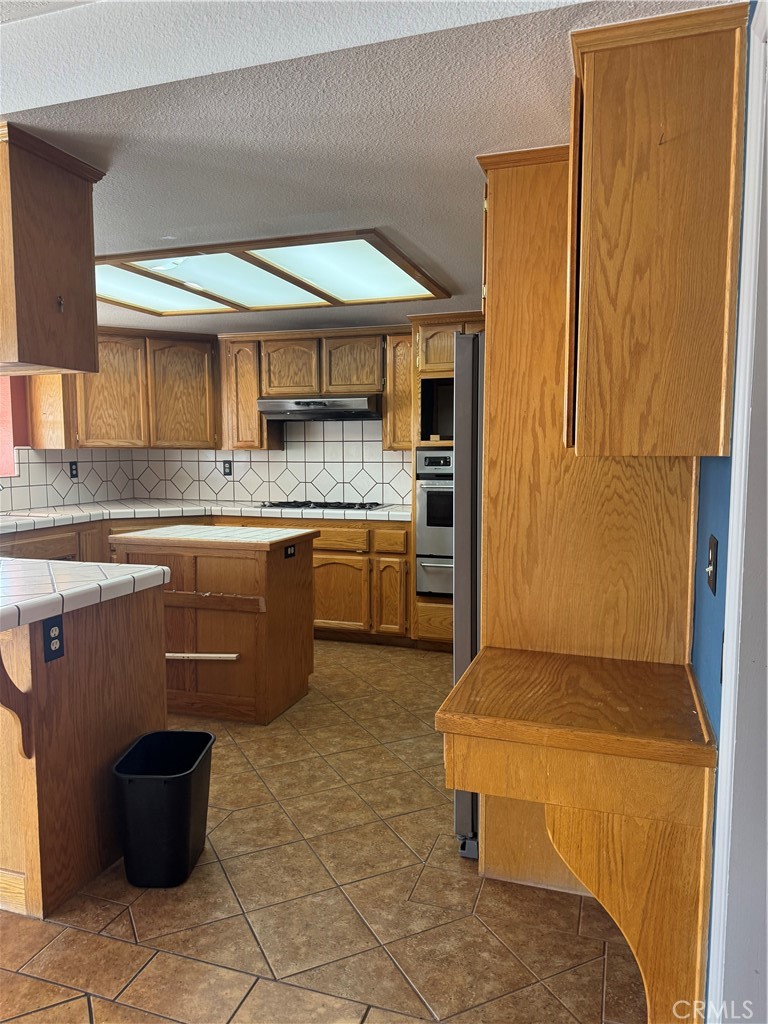 18965 Siskiyou Road Apple Valley, CA 92307 - Photo 8 of 28