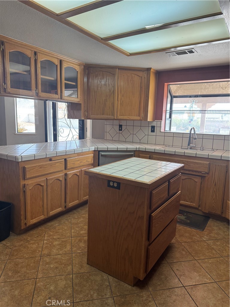 18965 Siskiyou Road Apple Valley, CA 92307 - Photo 9 of 28