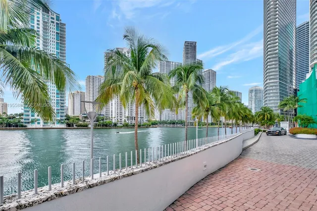 $500,000 | 325 South Biscayne Boulevard, Unit 2616, Miami, FL 33131