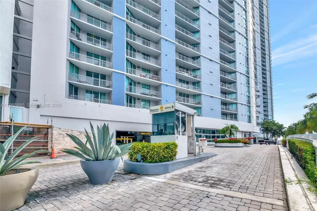 $500,000 | 325 South Biscayne Boulevard, Unit 2616, Miami, FL 33131