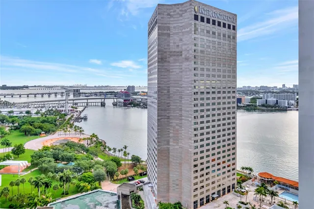 $500,000 | 325 South Biscayne Boulevard, Unit 2616, Miami, FL 33131
