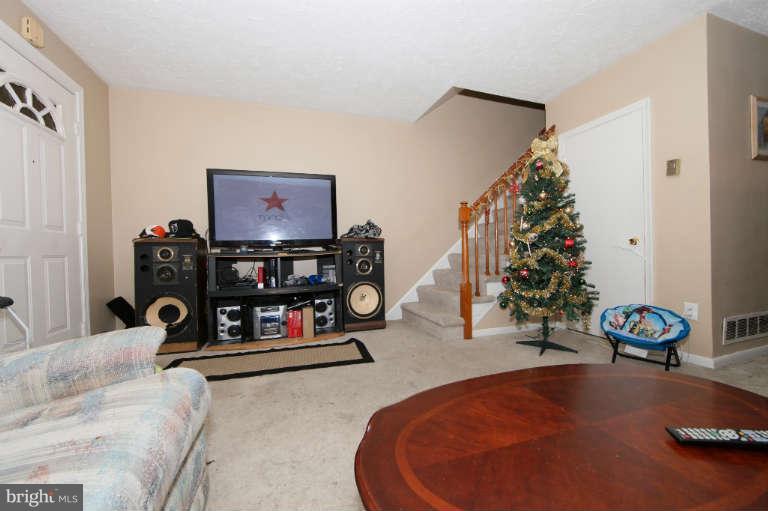 2237 Southorn Road Baltimore, MD 21220 - Photo 2 of 15