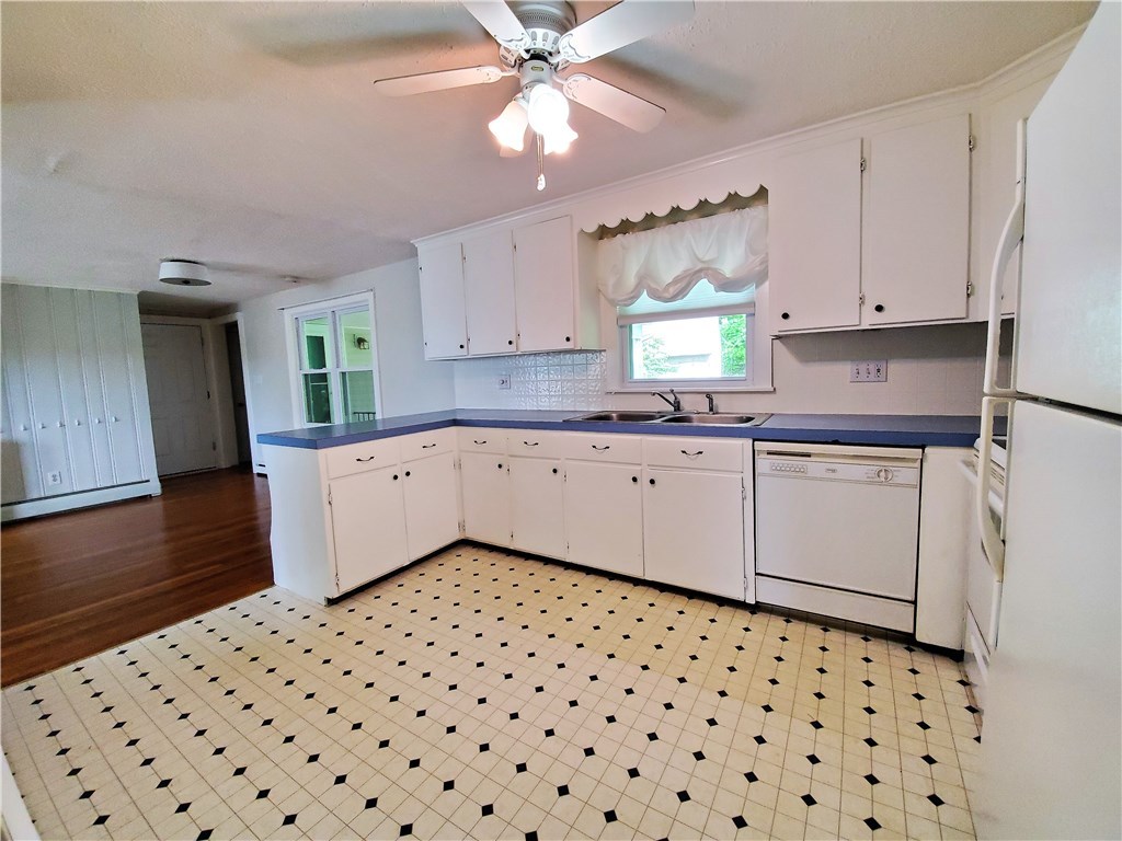 430 Reservoir Road Burrillville, RI 02859 - Photo 8 of 25