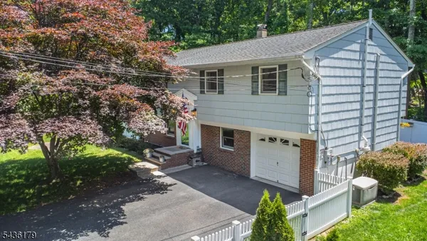 $525,000 | 6 Benjamin Street, Hopatcong, NJ 07874