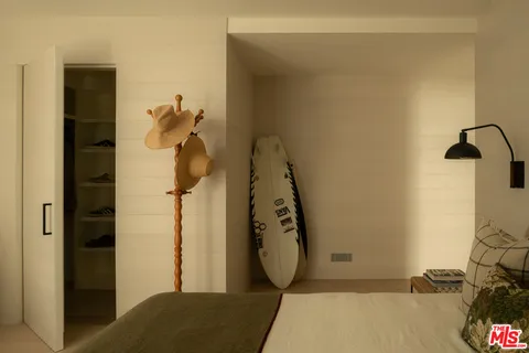 a view of a livingroom with painted walls