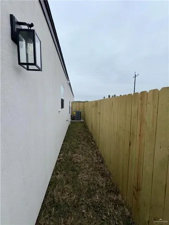$1,150 | 509 Sparrow Road, Unit 1, Weslaco, TX 78596