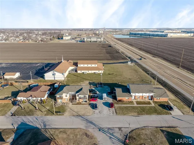 $675,000 | 3 Georgetown Drive, Granite City, IL 62040