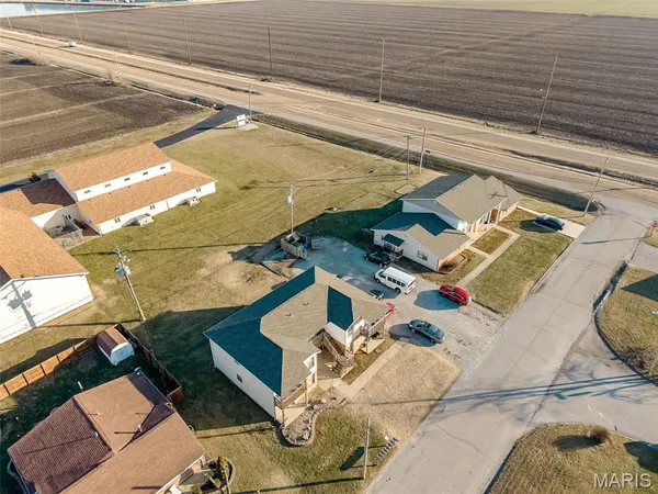 $660,000 | 3 Georgetown Drive, Granite City, IL 62040