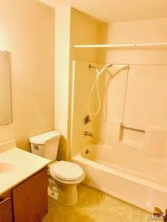 $660,000 | 3 Georgetown Drive, Granite City, IL 62040