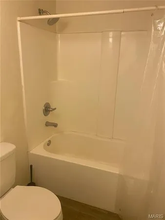 $660,000 | 3 Georgetown Drive, Granite City, IL 62040