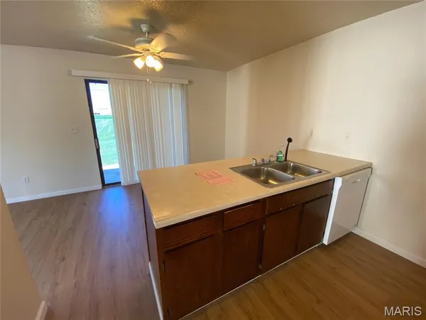 $660,000 | 3 Georgetown Drive, Granite City, IL 62040