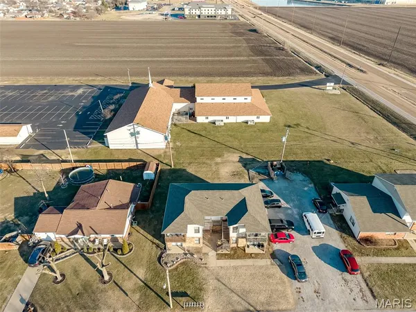 $660,000 | 3 Georgetown Drive, Granite City, IL 62040